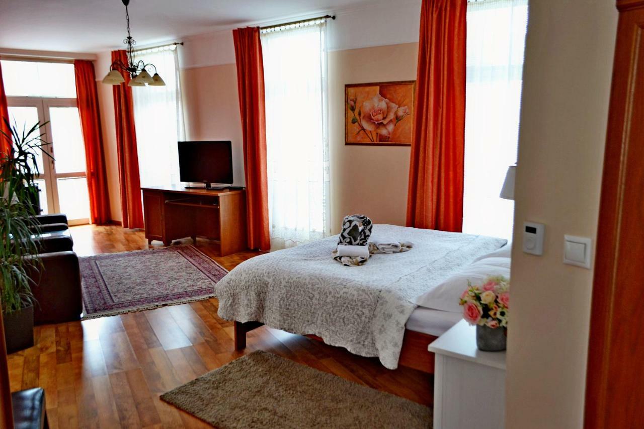 Penzion Daniela Rajecké Teplice Dış mekan fotoğraf